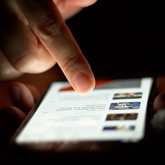 Stuck in the Scroll: The Weird Psychology Behind Why You Can't Stop Clip-Hopping